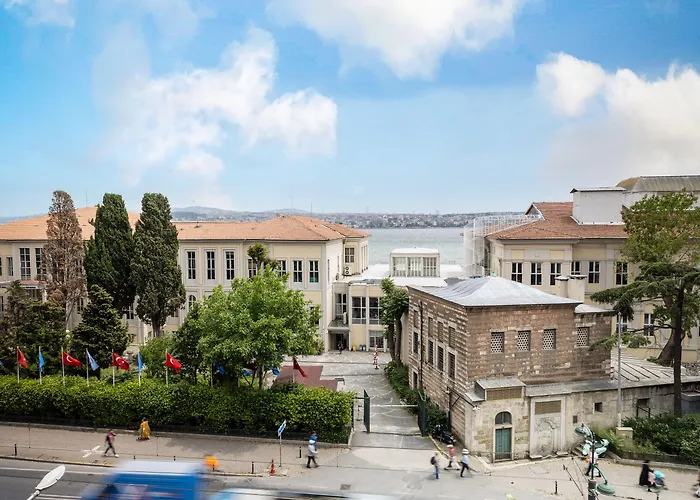 Hotel The Maestro 4*